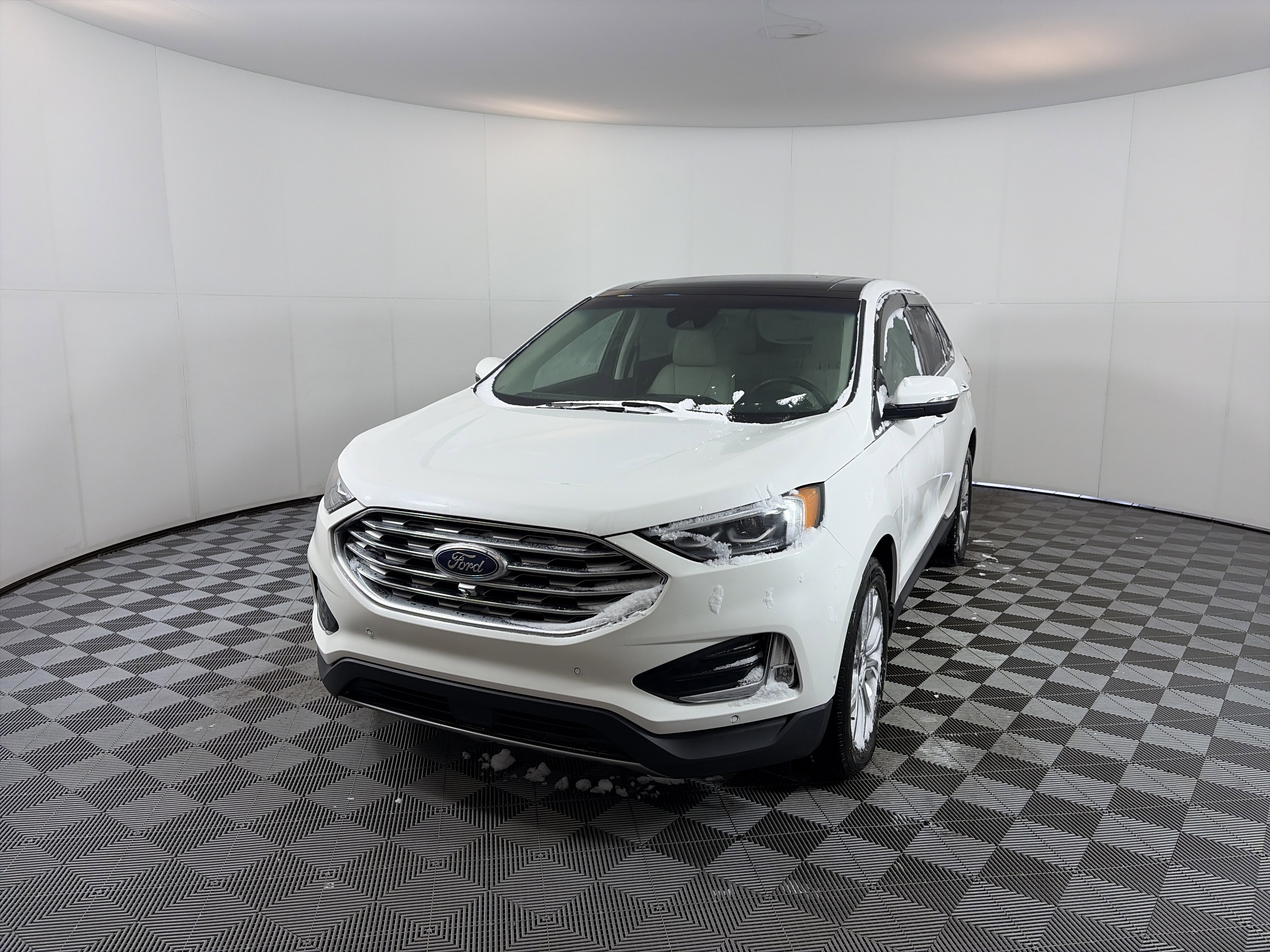 Used 2020 Ford Edge Titanium w/ Equipment Group 301A image 2