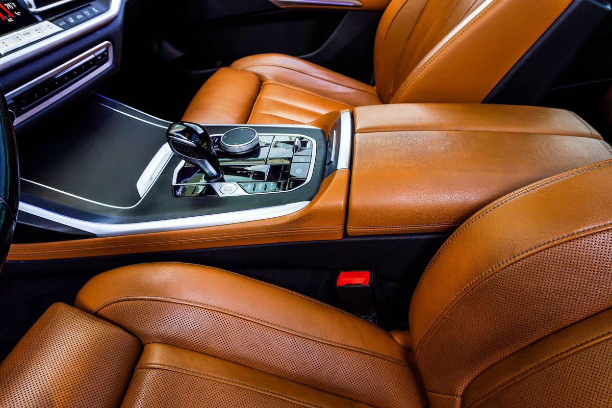 Used 2022 BMW X7 xDrive40i w/ M Sport Package image 19