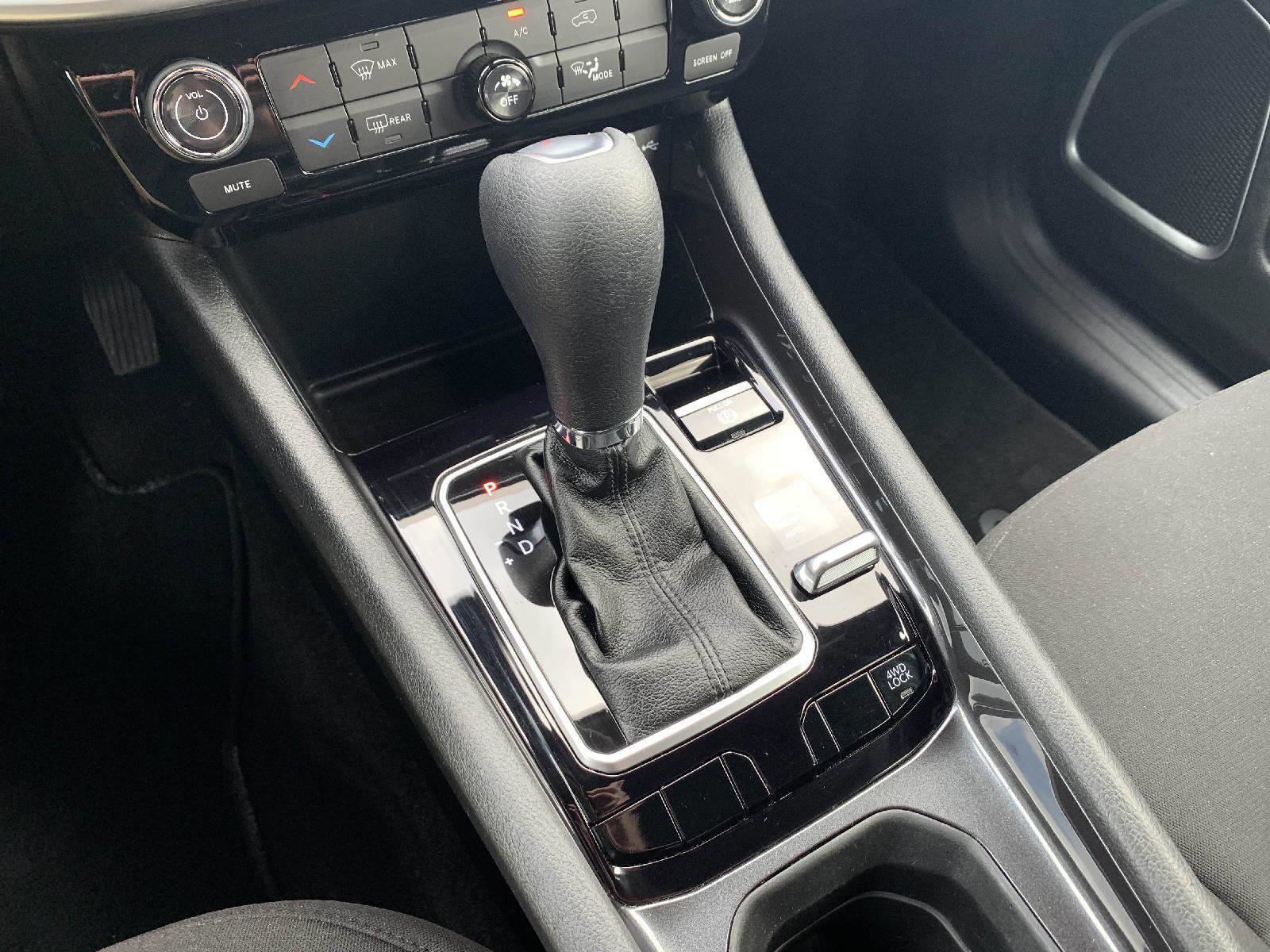 Used 2024 Jeep Compass Sport image 26