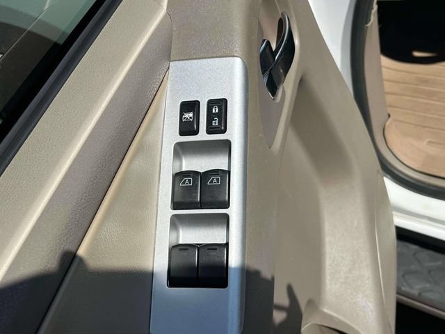 Used 2012 Nissan Pathfinder Silver AWD/4WD image 27