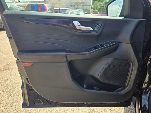 Used 2025 Ford Escape ST-Line FWD image 13