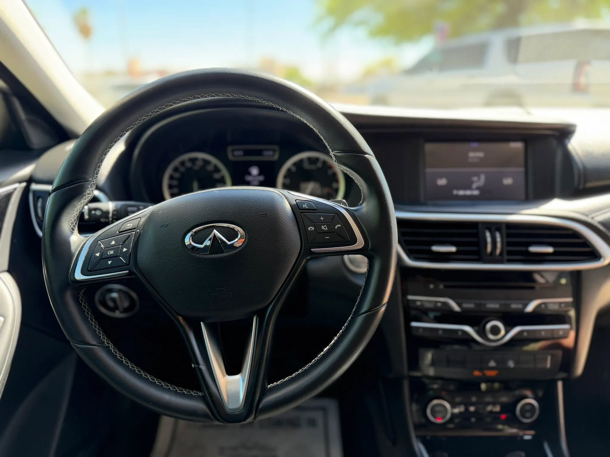 Used 2018 INFINITI QX30 image 21