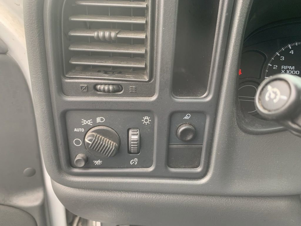 Used 2005 Chevrolet Silverado 1500 LS image 15