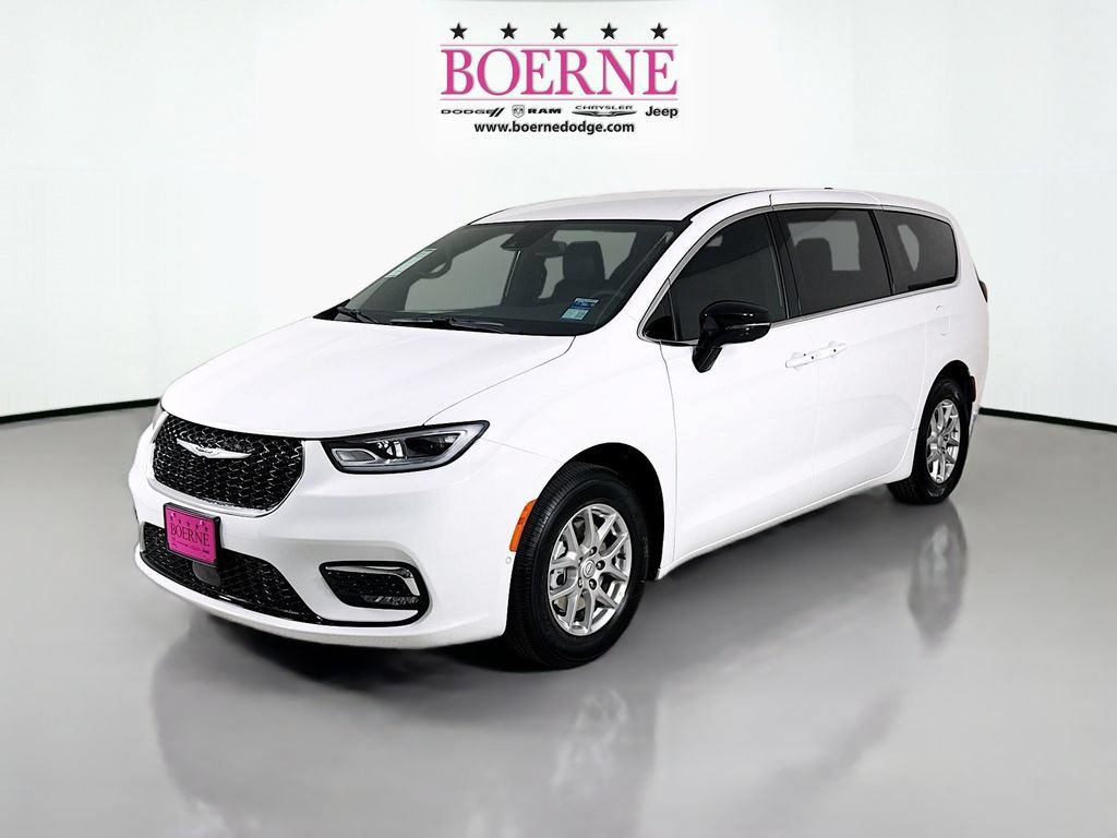 Used 2025 Chrysler Pacifica Select FWD image 3