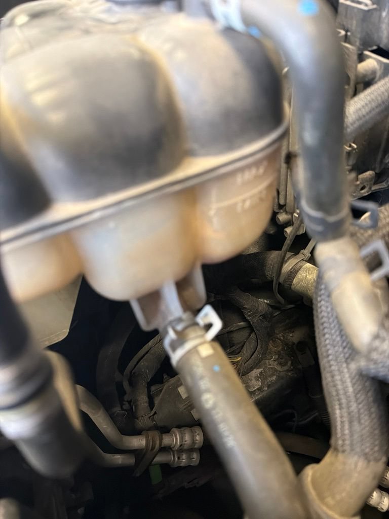 Used 2019 Jeep Grand Cherokee Altitude AWD/4WD image 11