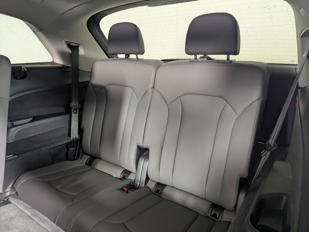 Used 2025 Audi Q7 3.0T Premium Plus image 24