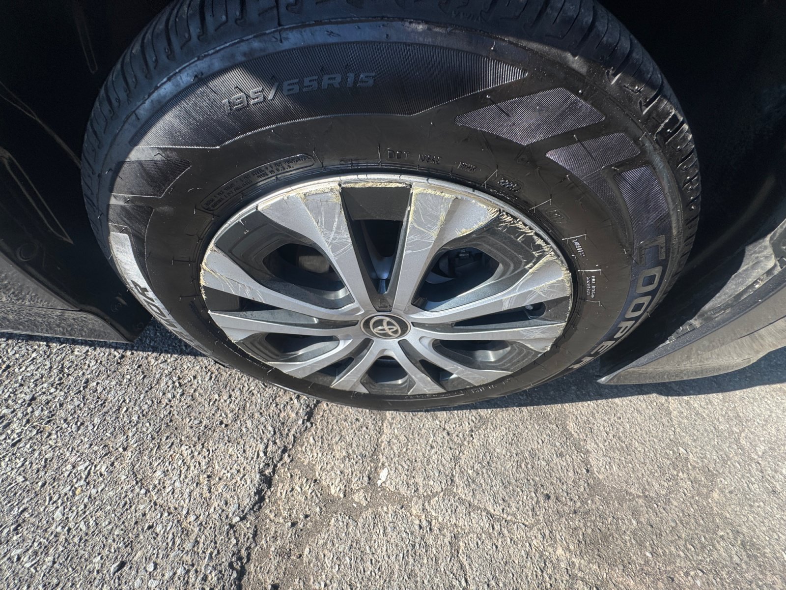 Used 2020 Toyota Prius LE w/ Carpet Mat Package AWD/4WD image 27