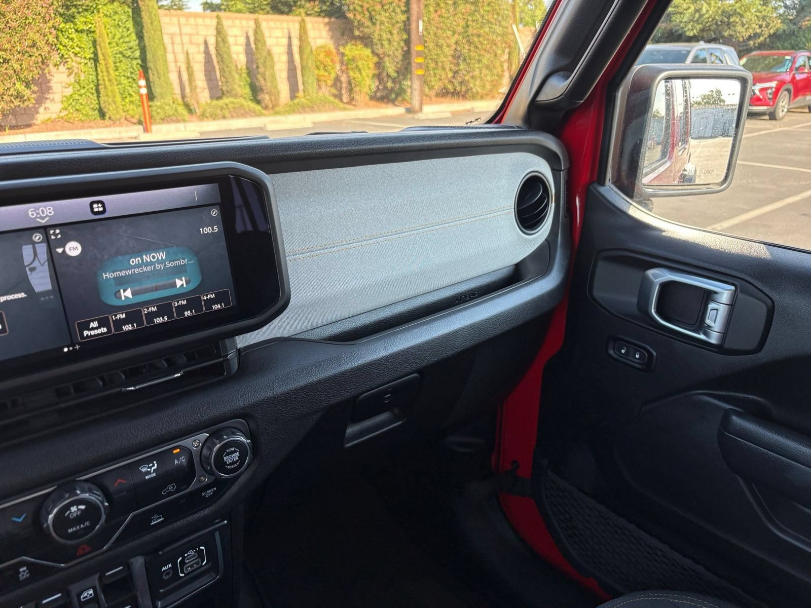 Used 2025 Jeep Wrangler Unlimited Sport AWD/4WD image 34