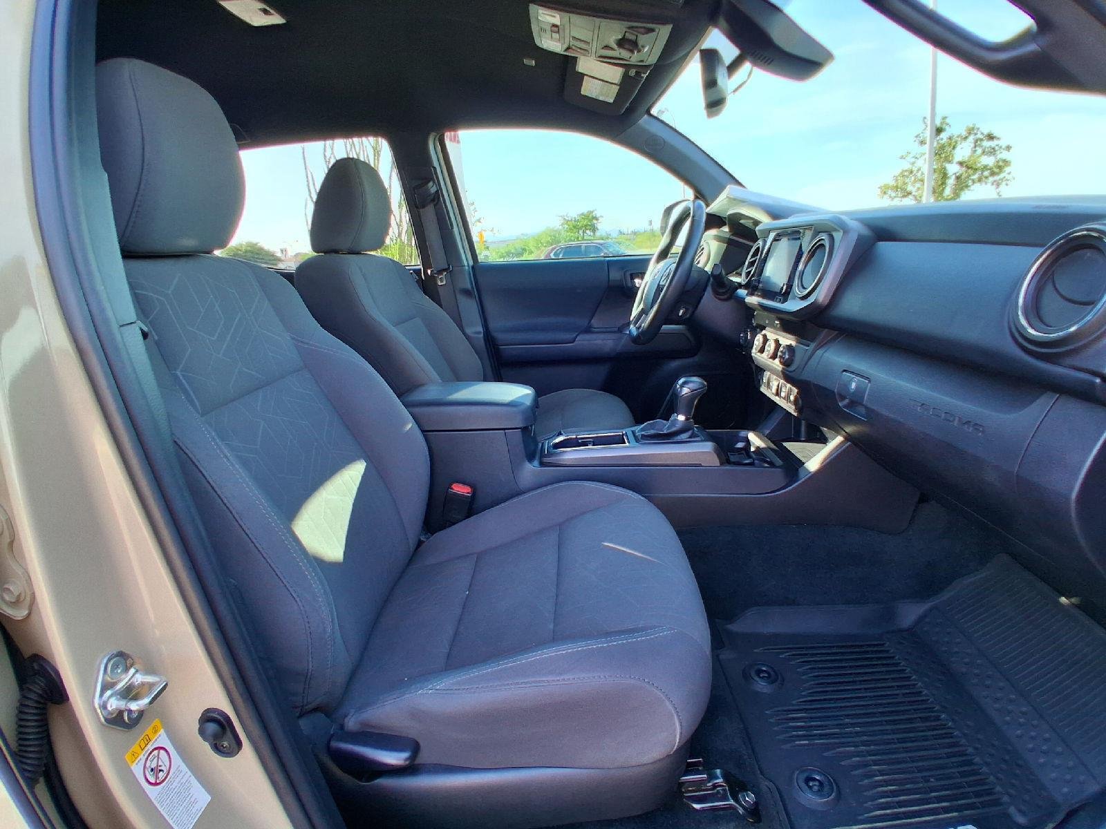 Used 2019 Toyota Tacoma TRD Off-Road w/ Technology Package AWD/4WD image 23