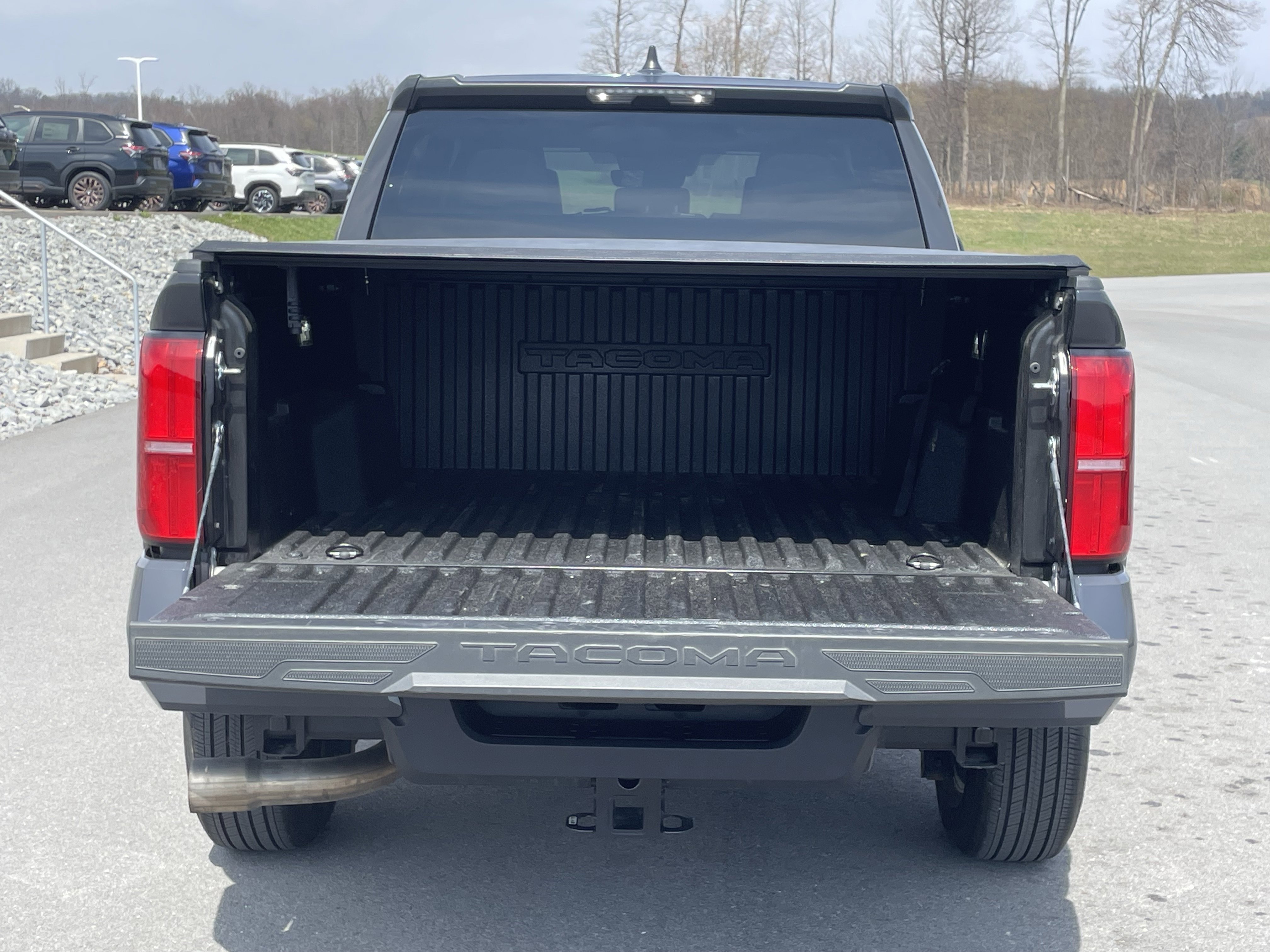 Used 2025 Toyota Tacoma SR5 AWD/4WD image 5