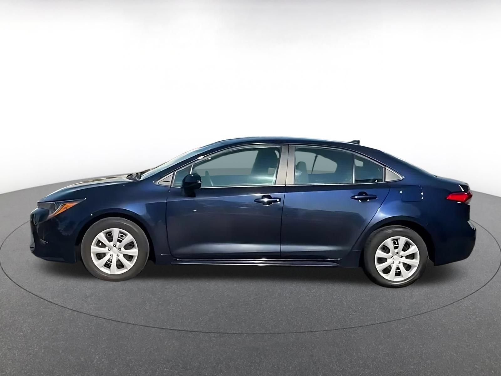 Used 2025 Toyota Corolla LE FWD image 7