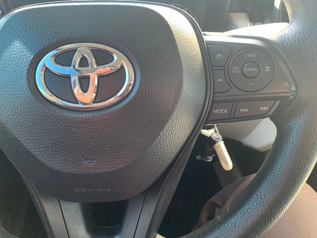 Used 2025 Toyota Corolla Cross L image 9