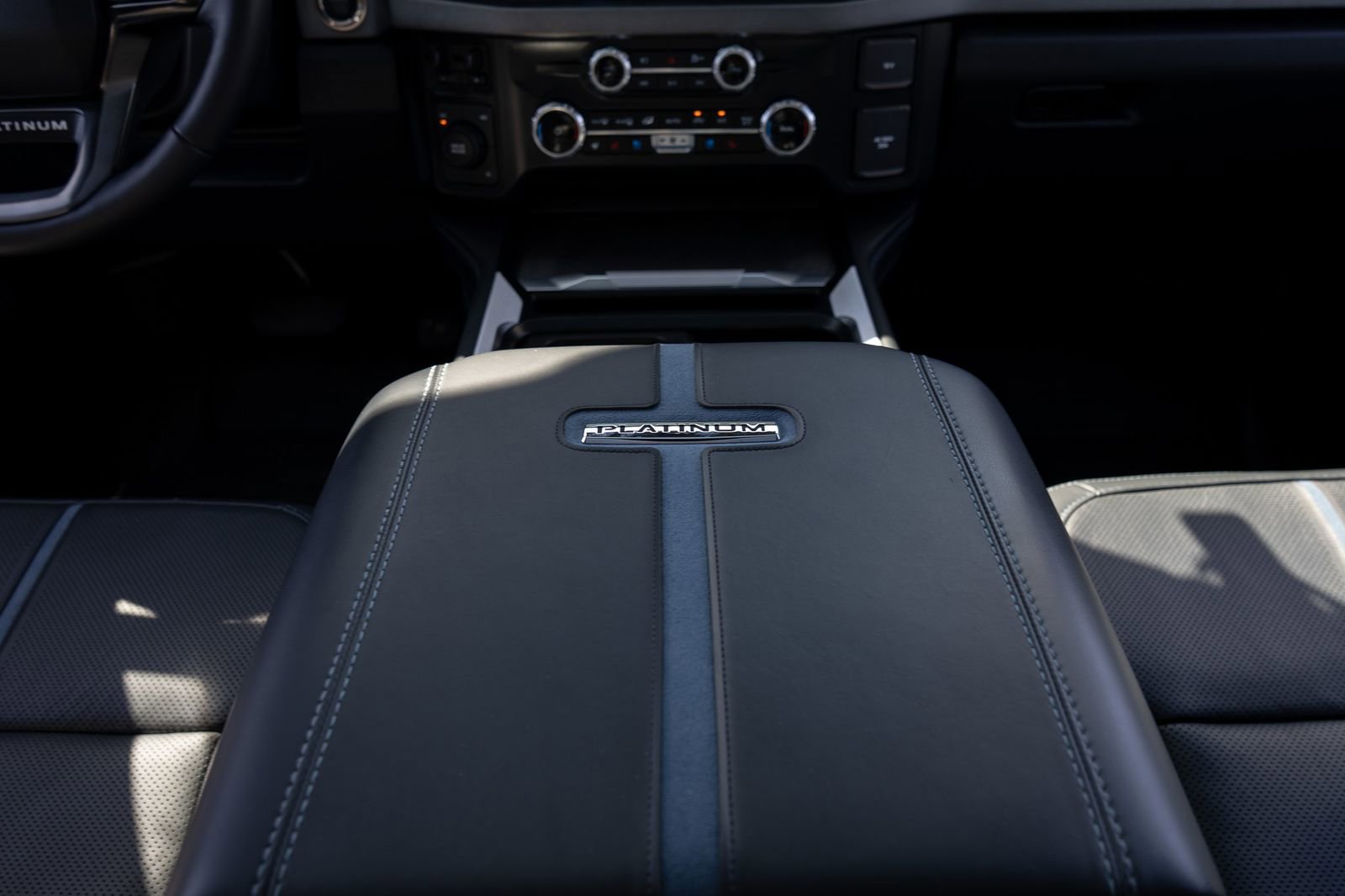 Used 2025 Ford F450 Platinum w/ FX4 Off-Road Package image 37