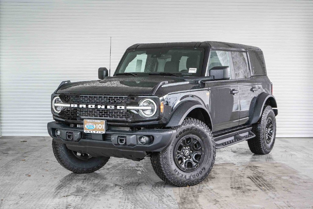 New 2026 Ford Bronco Badlands w/ Wildtrak Package AWD/4WD image 1