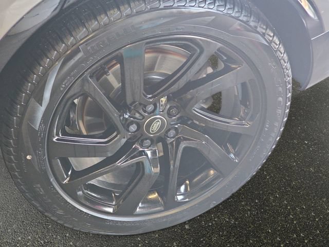 Used 2024 Land Rover Discovery Dynamic SE AWD/4WD image 36