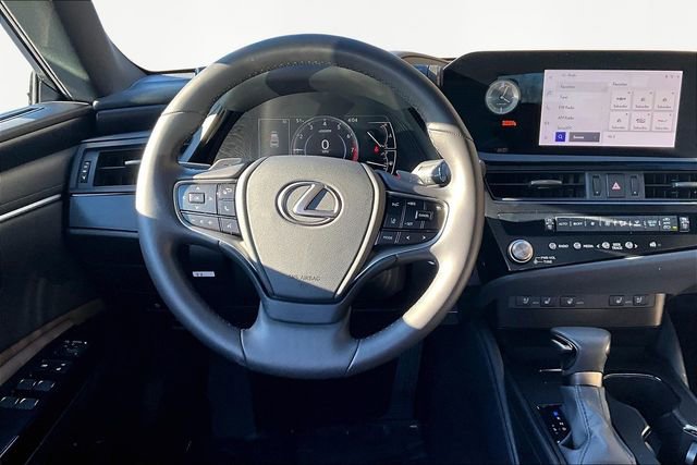 Used 2024 Lexus ES 350 w/ Premium Package image 8