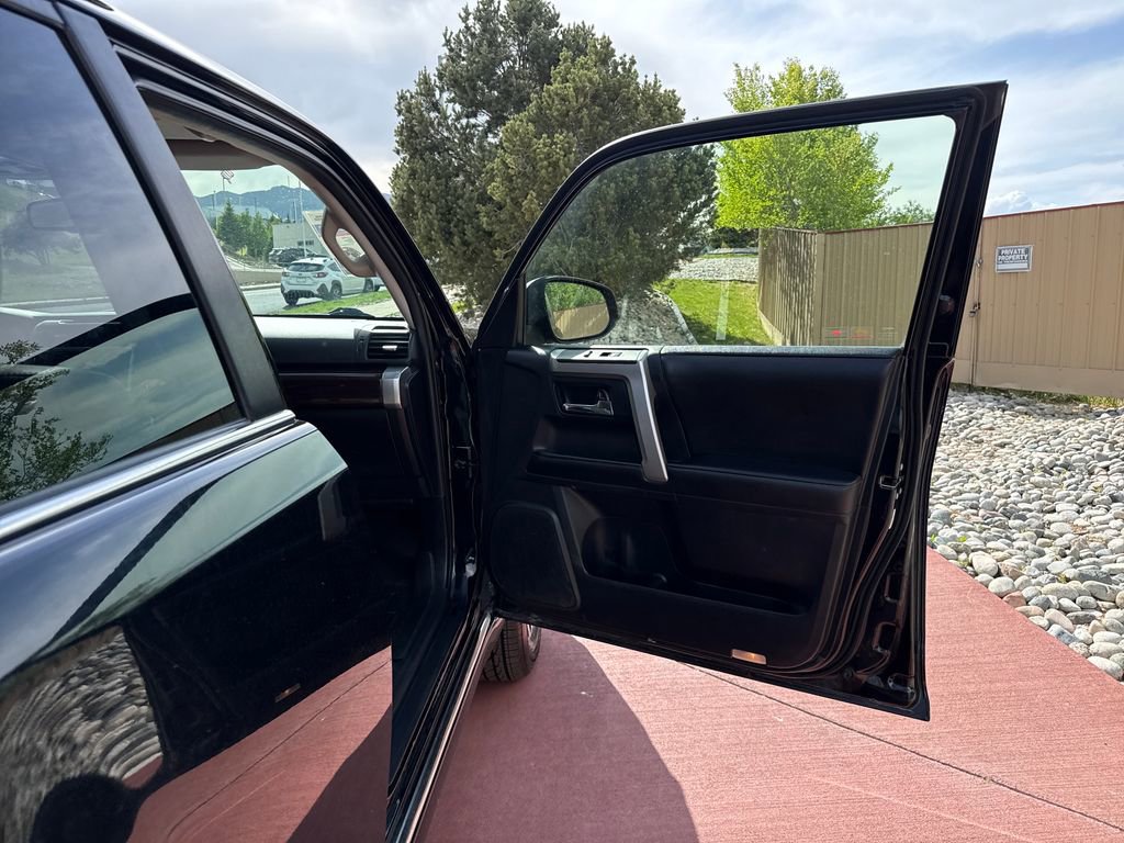 Used 2014 Toyota 4Runner Limited AWD/4WD image 27