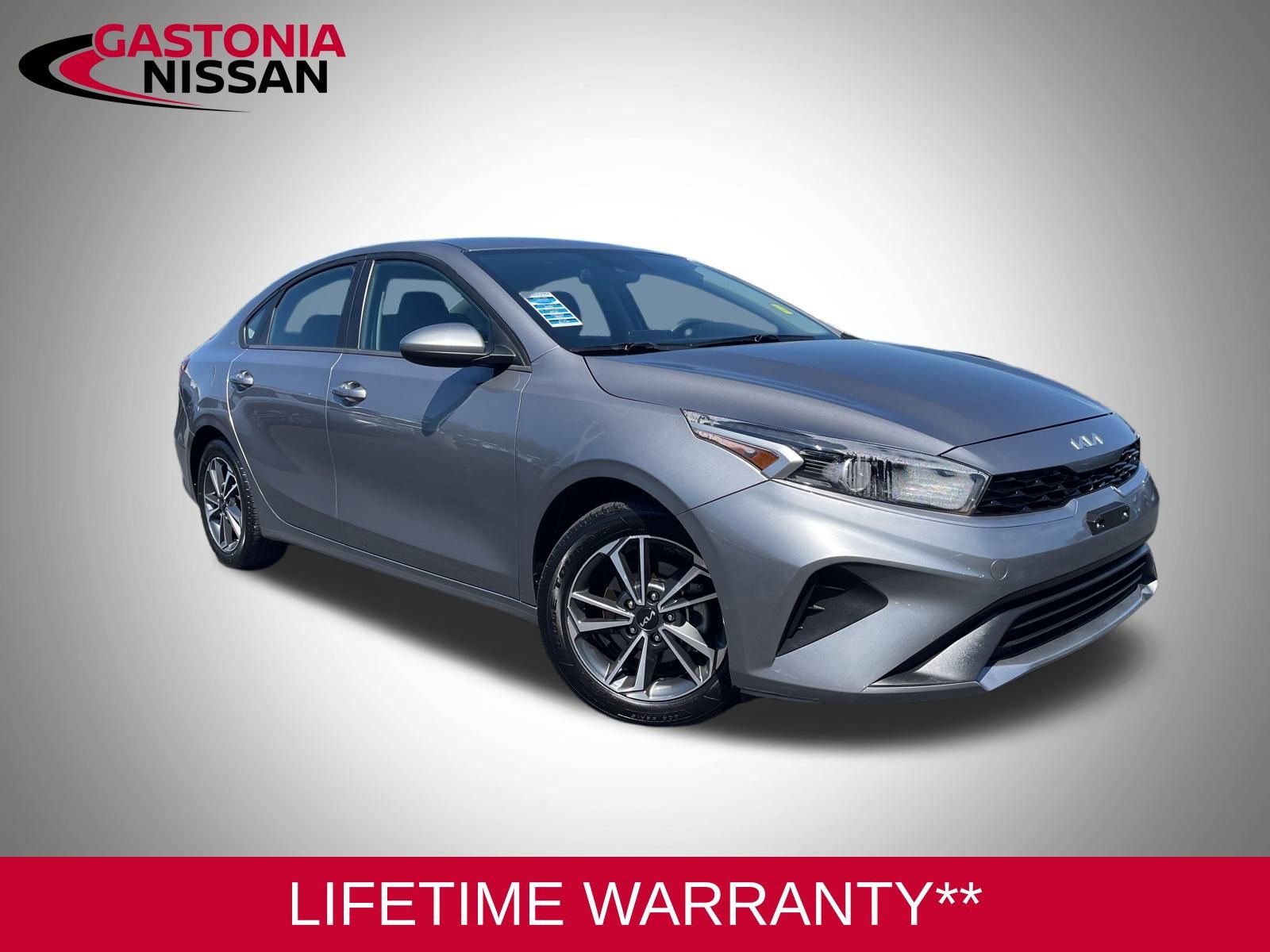 Used 2023 Kia Forte LXS image 2