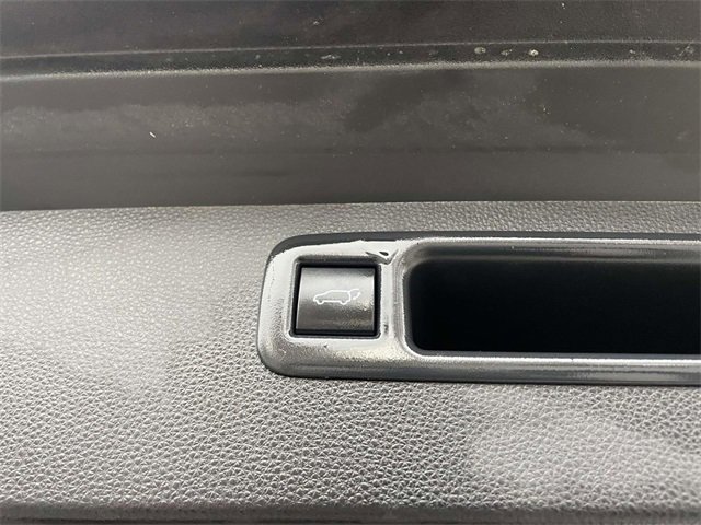 Used 2020 Toyota Highlander XLE image 14