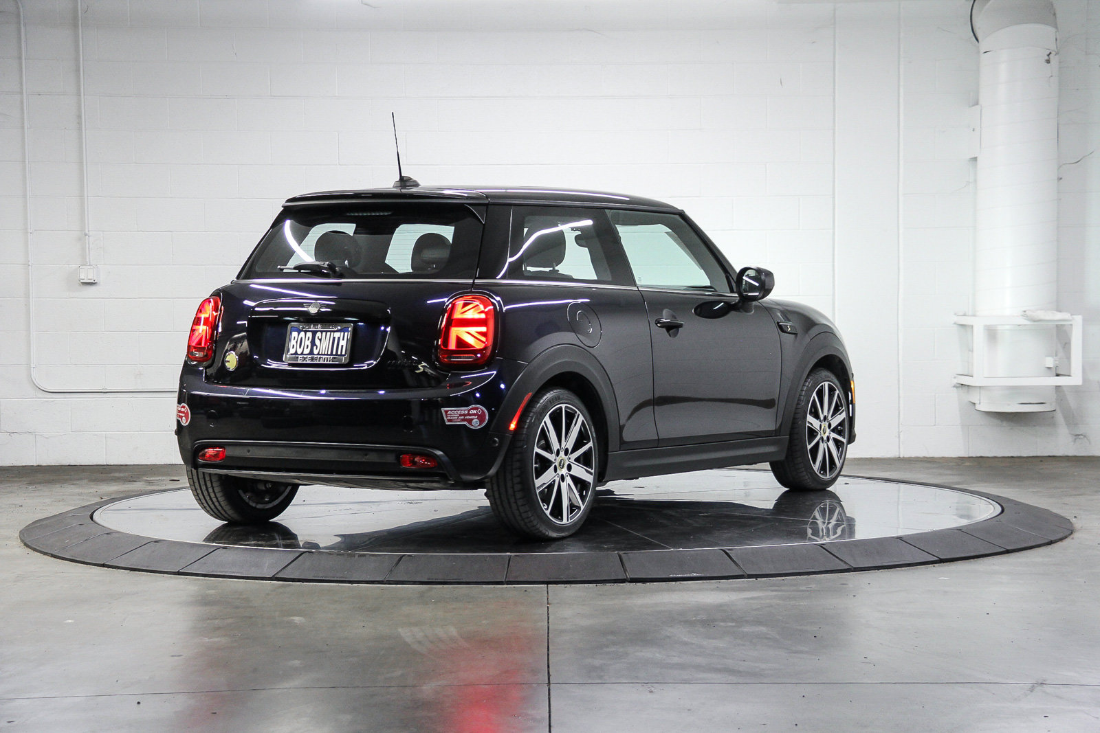 Certified 2024 MINI Cooper SE FWD image 6