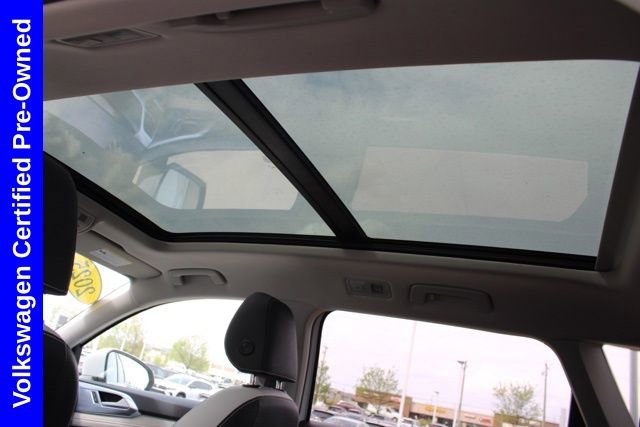 Used 2025 Volkswagen Taos SE w/ Panoramic Sunroof Package AWD/4WD image 27
