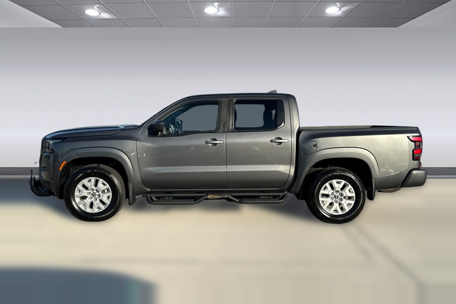 Used 2022 Nissan Frontier SV AWD/4WD image 2