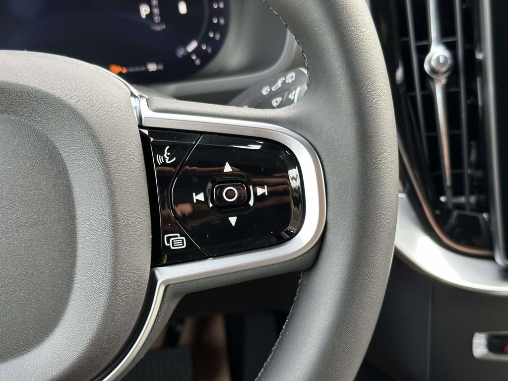 New 2026 Volvo XC90 B6 Ultra w/ Protection Package image 9