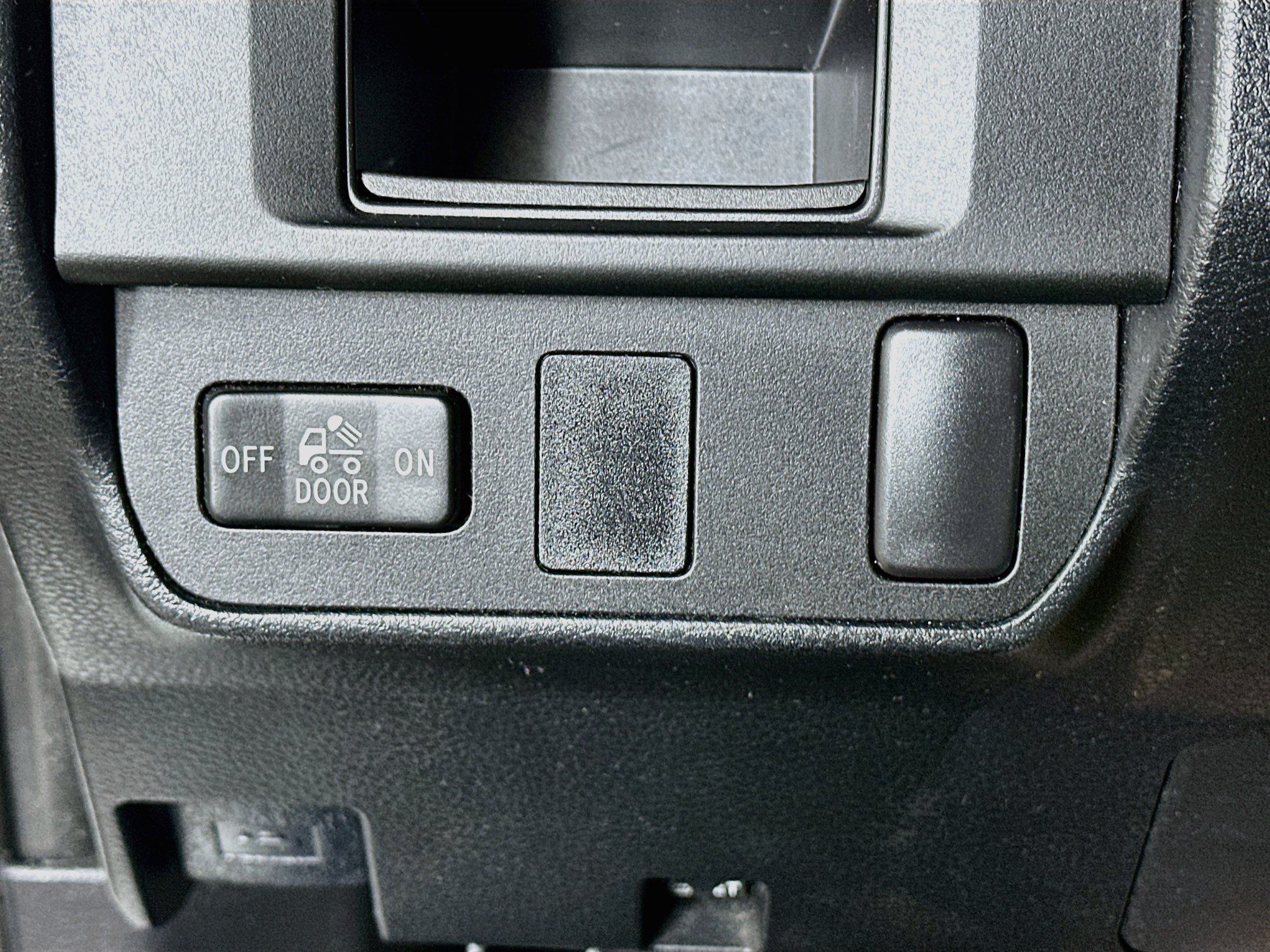 Used 2016 Toyota Tacoma SR5 RWD image 17