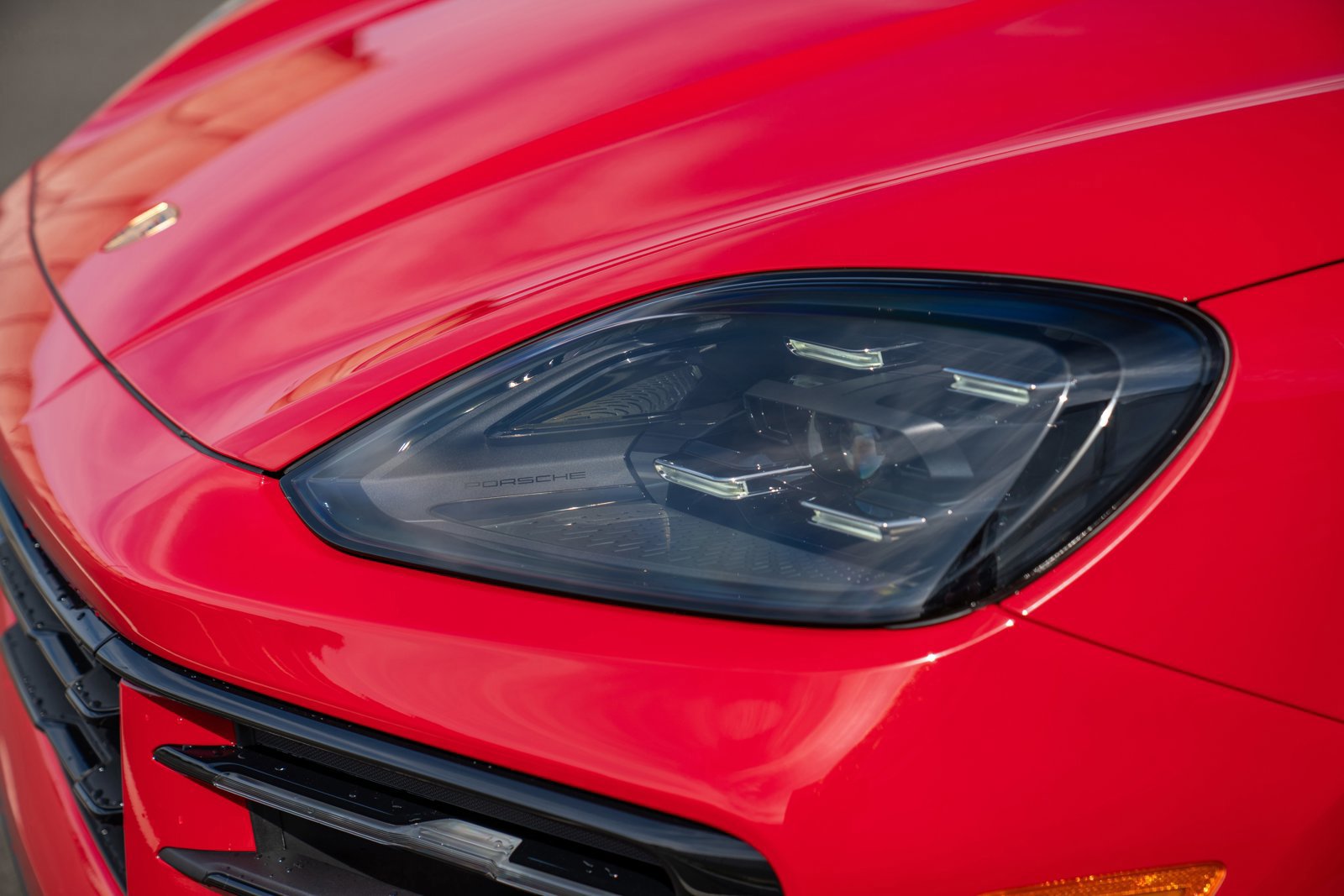 Certified 2025 Porsche Cayenne E-Hybrid image 30