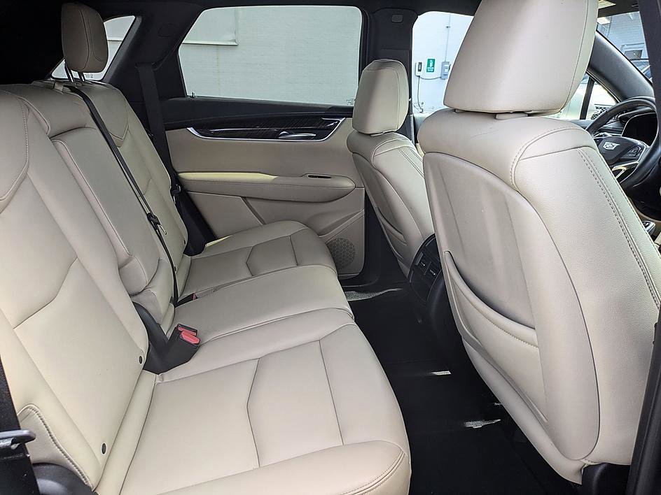 Used 2017 Cadillac XT5 FWD image 34