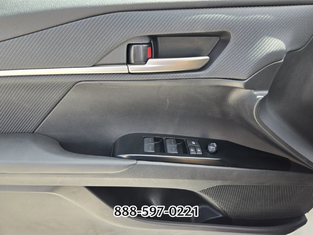 Used 2025 Toyota Camry SE FWD image 31