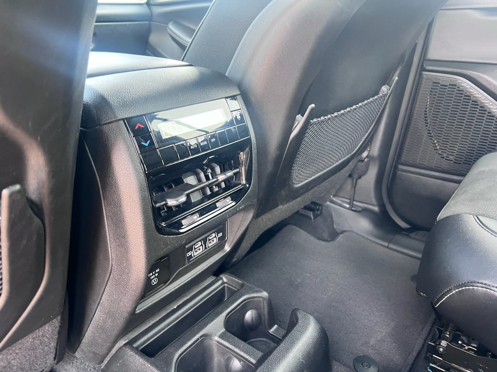 Used 2024 Jeep Grand Cherokee L Altitude RWD image 21