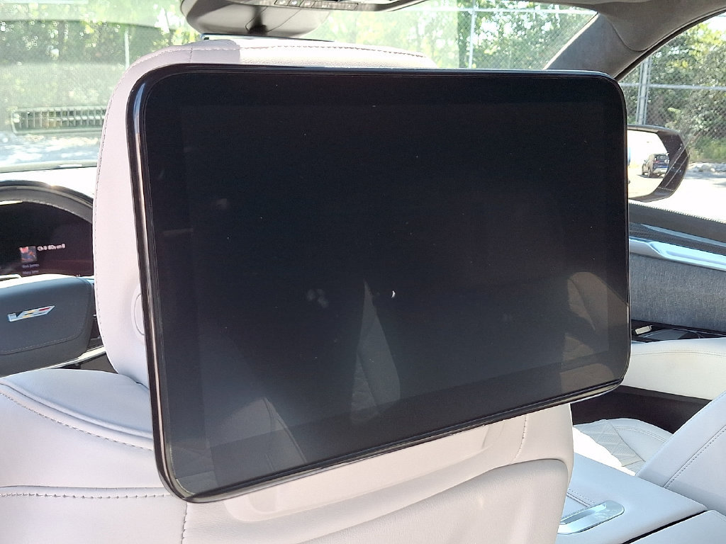 Certified 2026 Cadillac Escalade ESV V AWD/4WD image 13