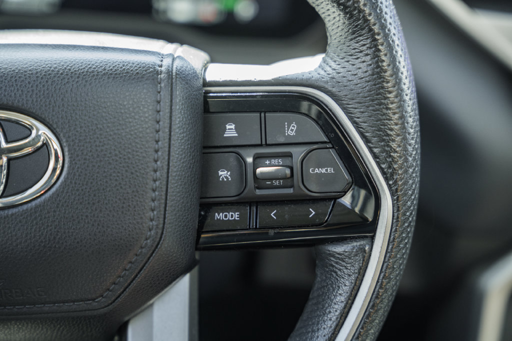 Used 2023 Toyota Tundra Limited AWD/4WD image 32