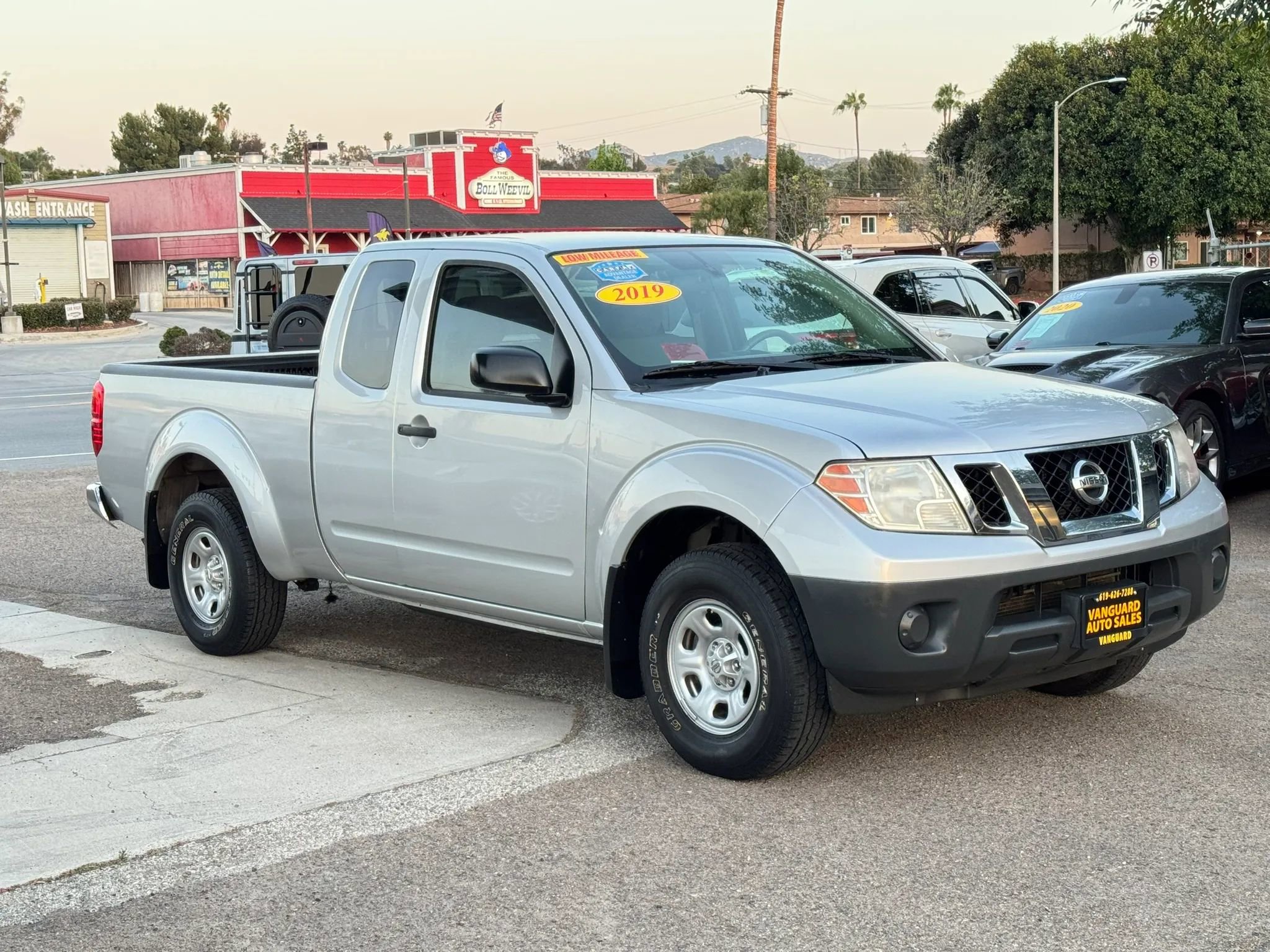 Used 2019 Nissan Frontier S RWD image 2