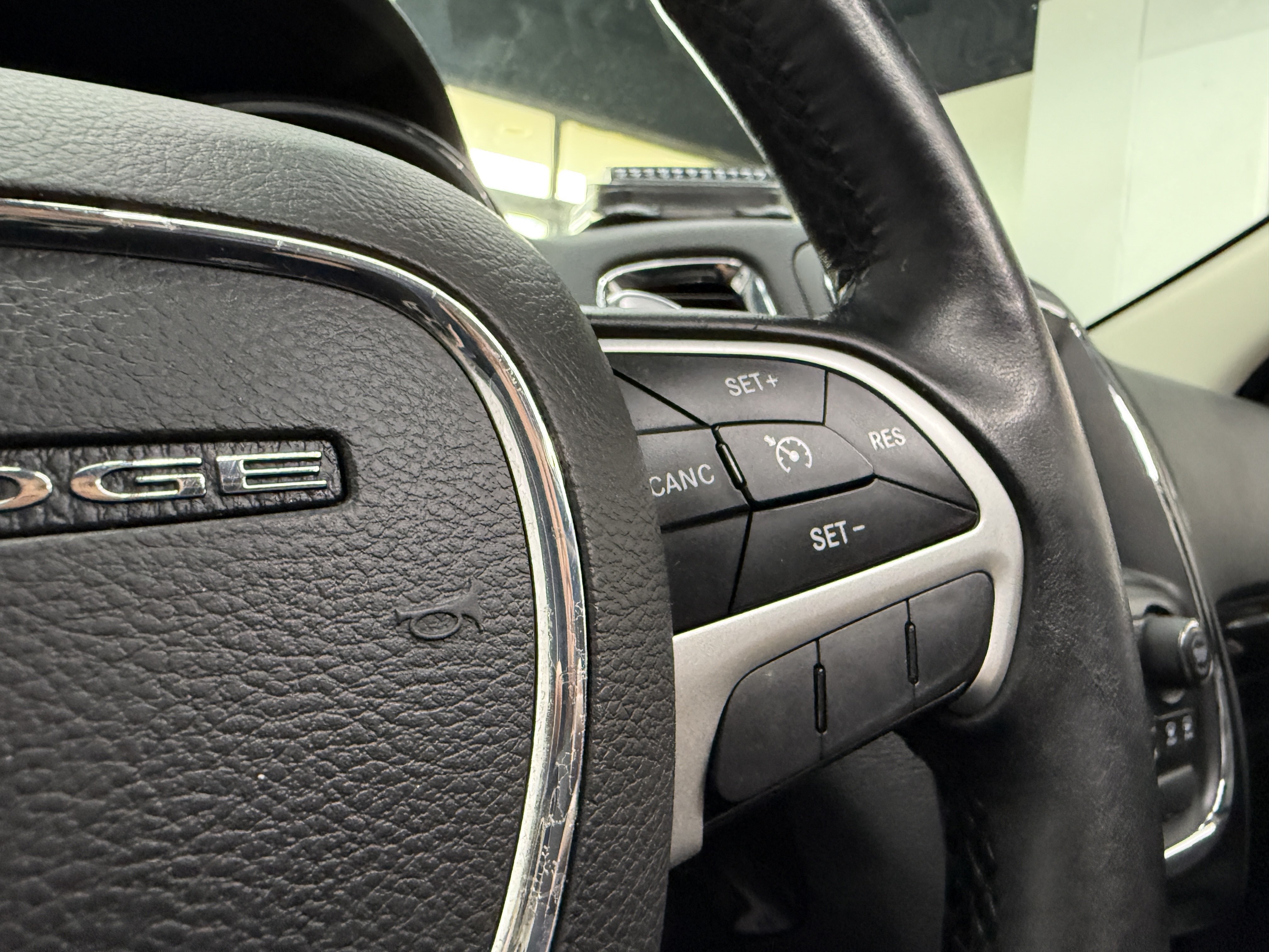 Used 2015 Dodge Durango Limited w/ Premium Group AWD/4WD image 16