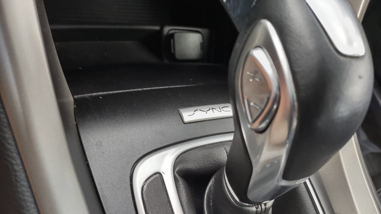 Used 2016 Ford Fusion SE w/ Equipment Group 202A image 22