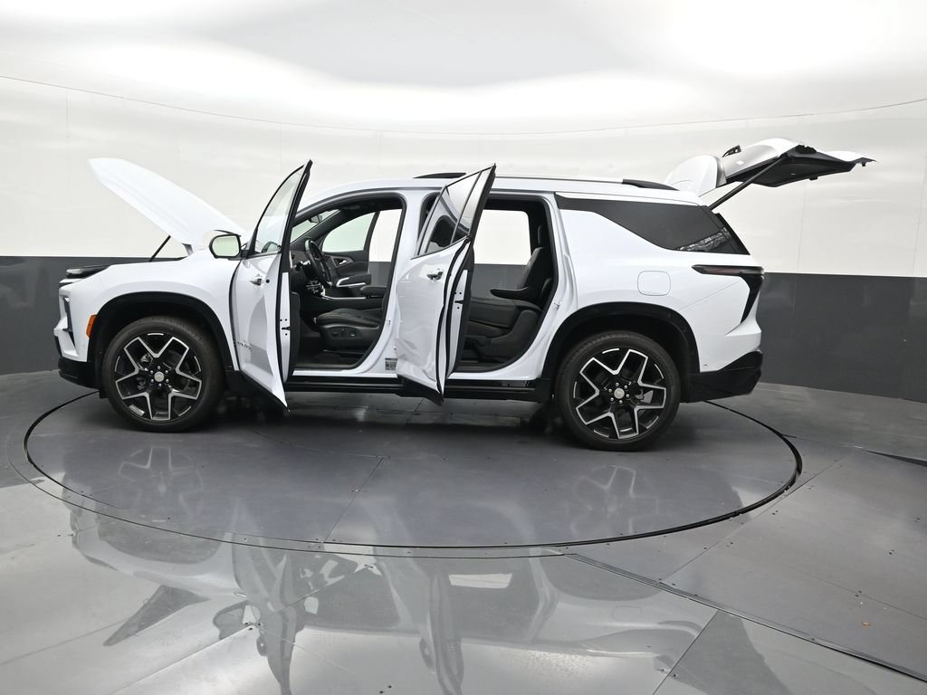 Used 2026 Chevrolet Traverse High Country FWD image 36