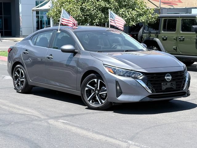 Used 2025 Nissan Sentra SV FWD image 2