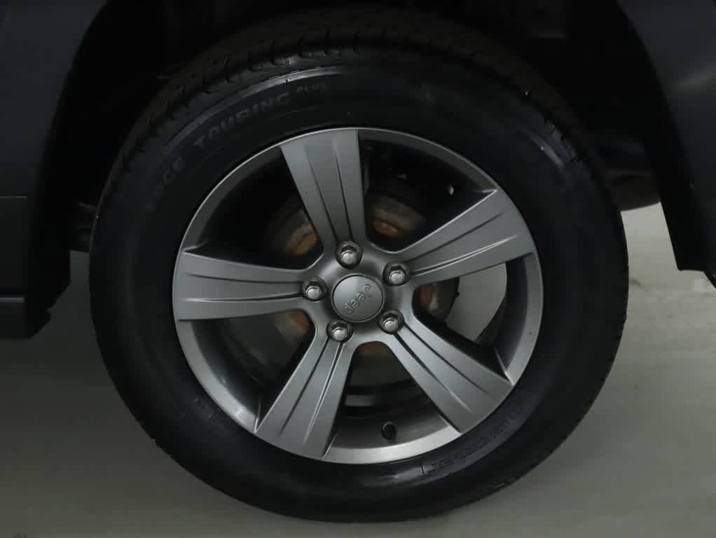 Used 2014 Jeep Patriot High Altitude FWD image 40