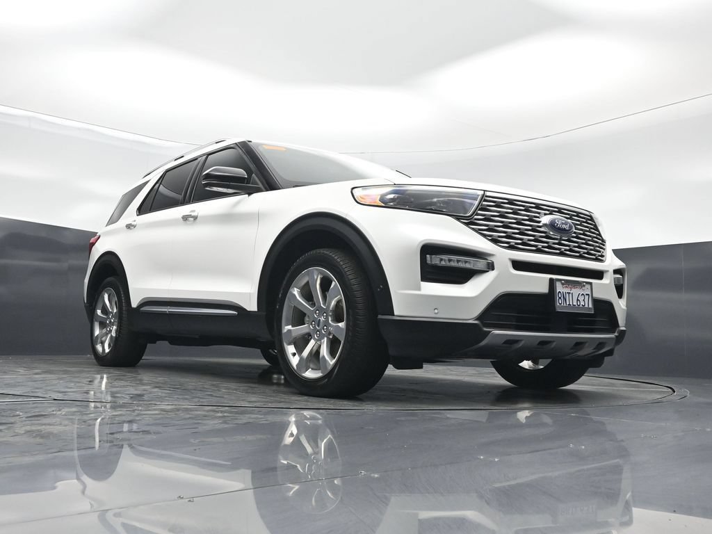 Certified 2020 Ford Explorer Platinum w/ Premium Technology Package AWD/4WD image 50