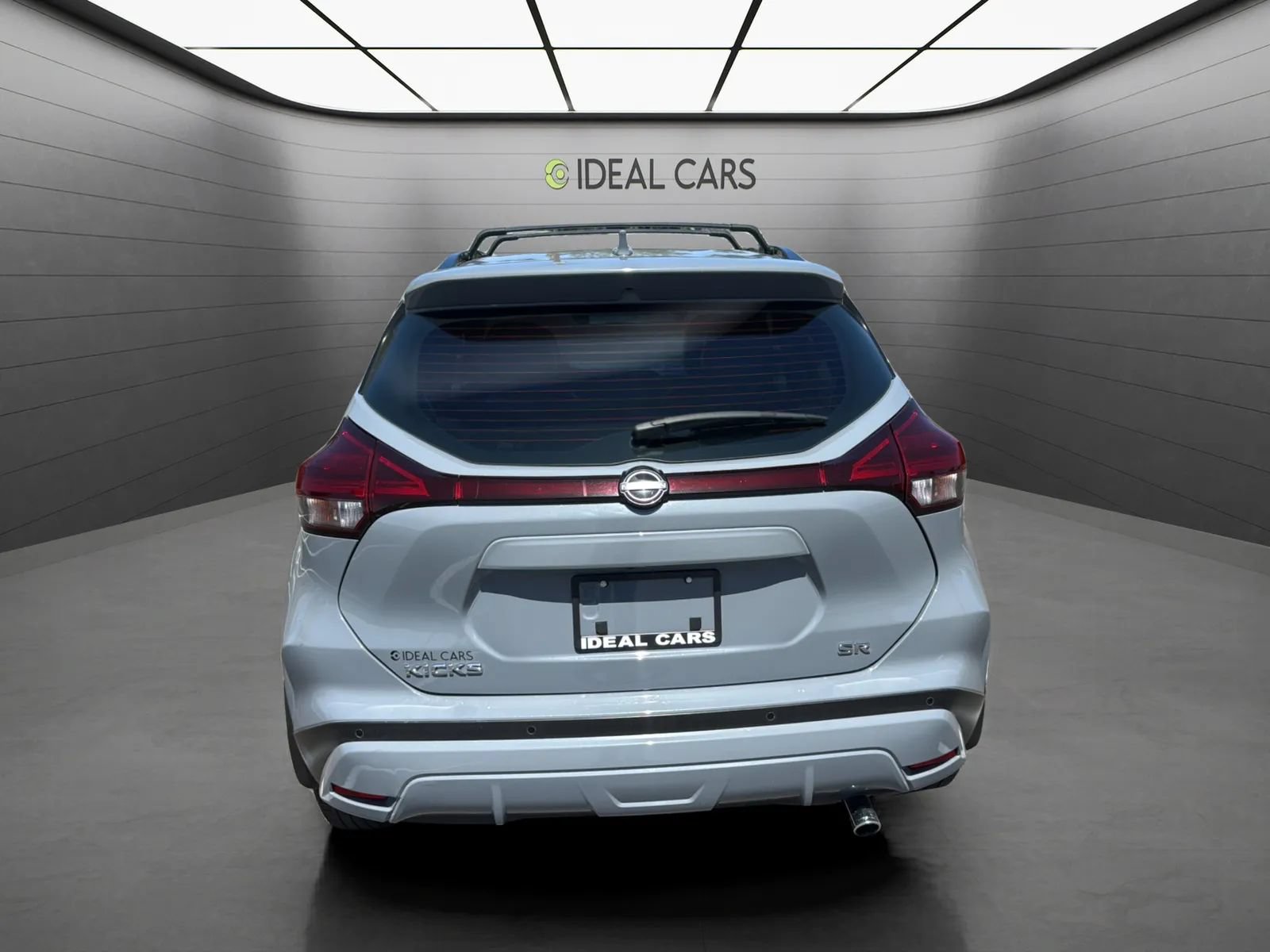 Used 2022 Nissan Kicks SR w/ Premium Package FWD image 6