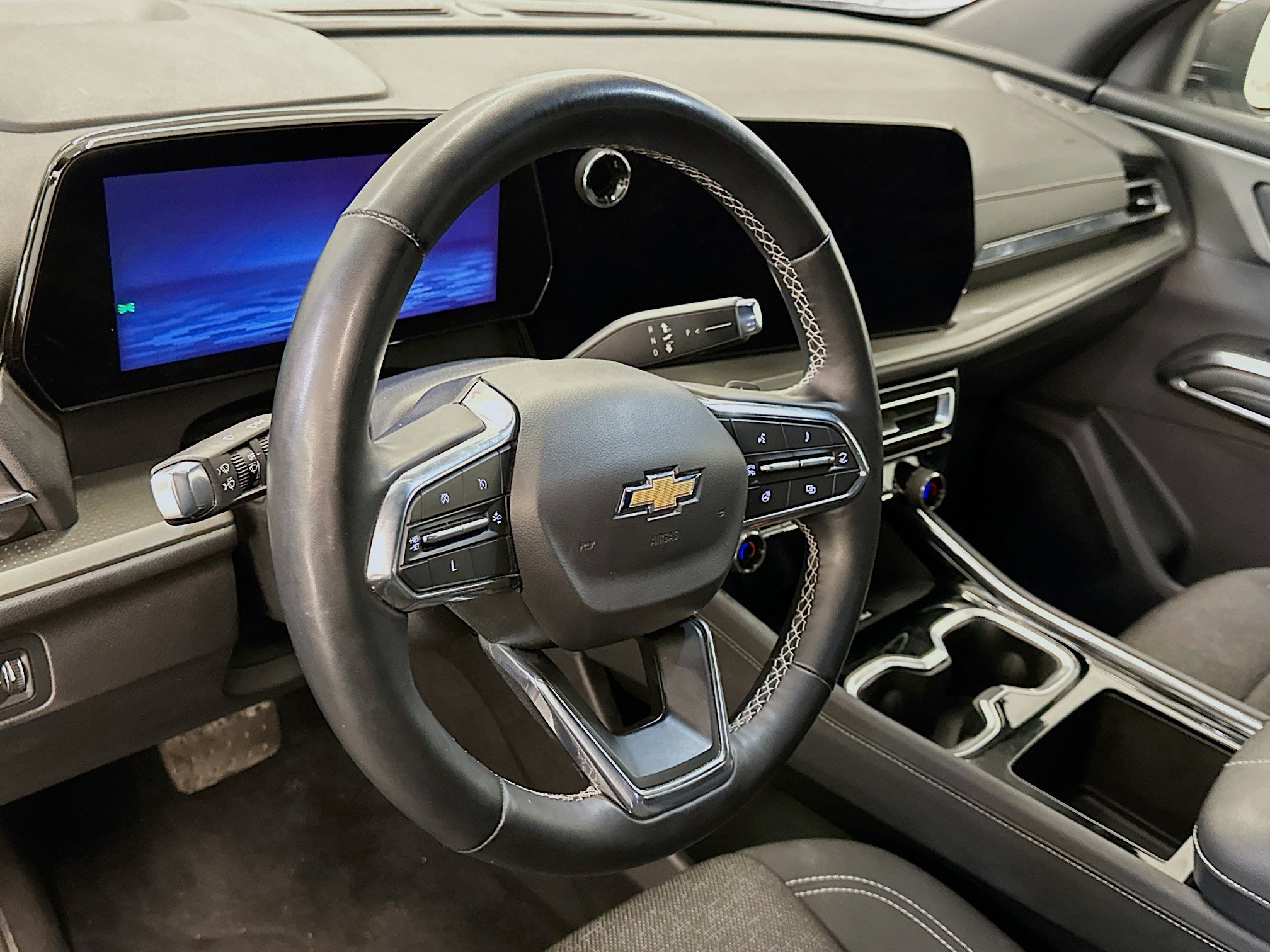 Used 2025 Chevrolet Traverse LT AWD/4WD image 18