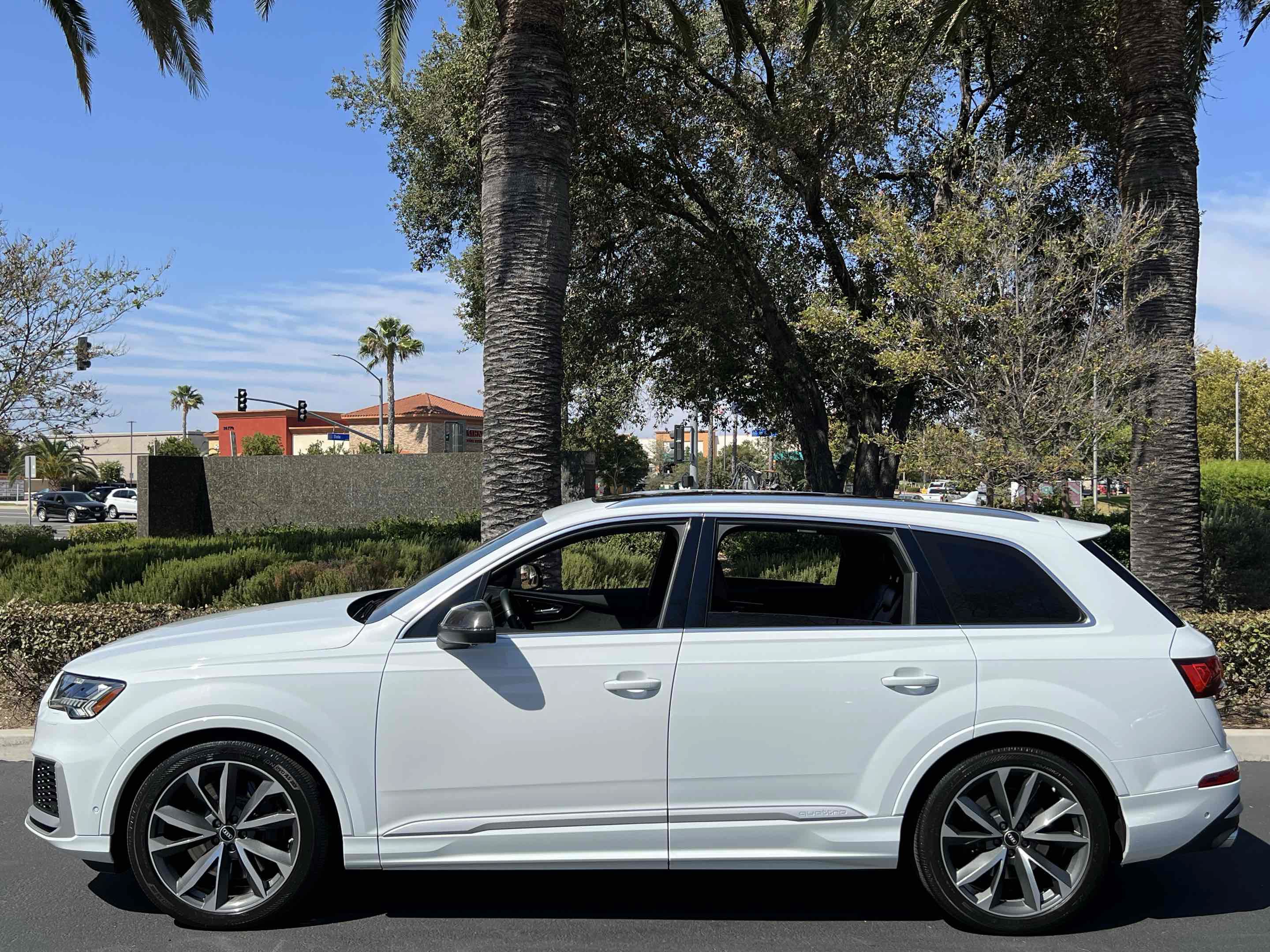 Used 2022 Audi SQ7 Prestige w/ Prestige Package AWD/4WD image 17