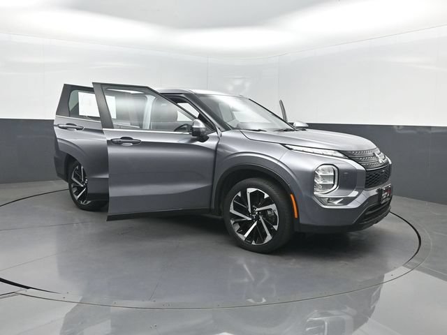 Used 2022 Mitsubishi Outlander SE AWD/4WD image 32