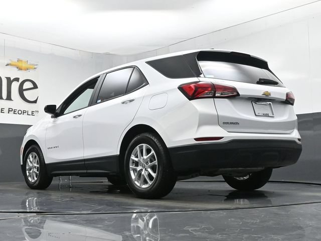 Used 2023 Chevrolet Equinox LS w/ LS Convenience Package FWD image 5