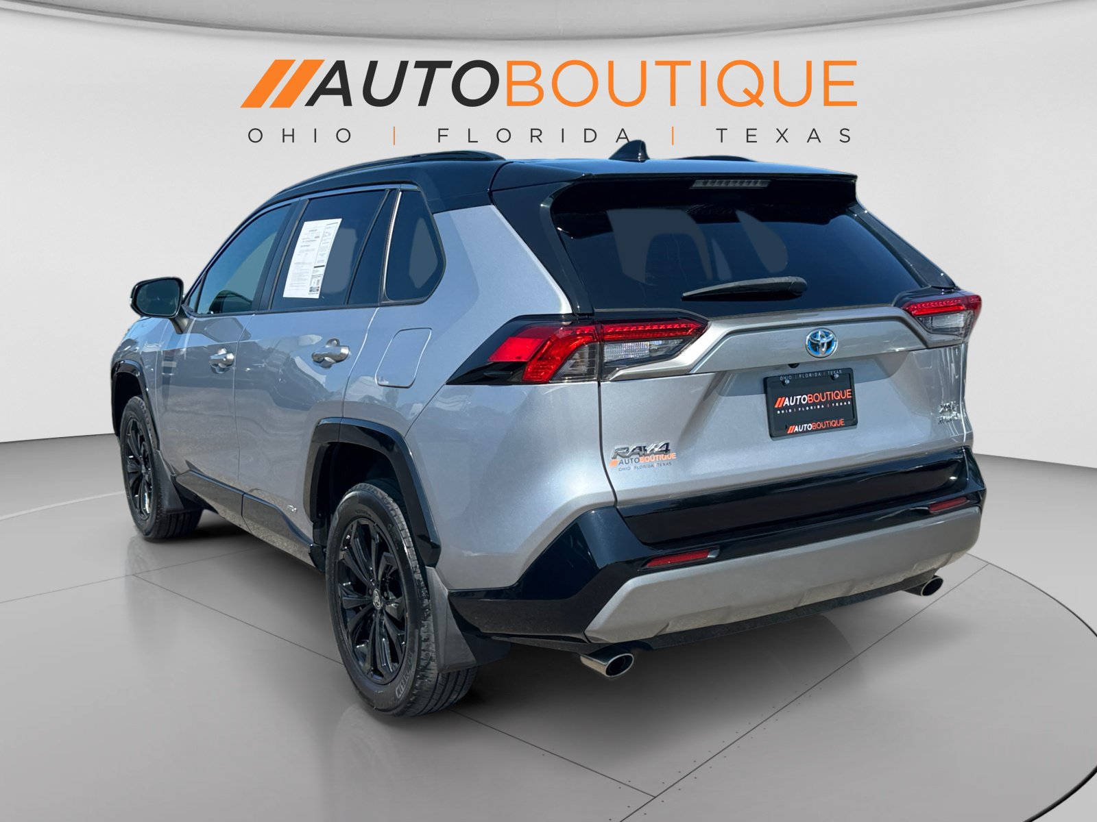 Used 2022 Toyota RAV4 XSE w/ XSE Grade Weather Package AWD/4WD image 3