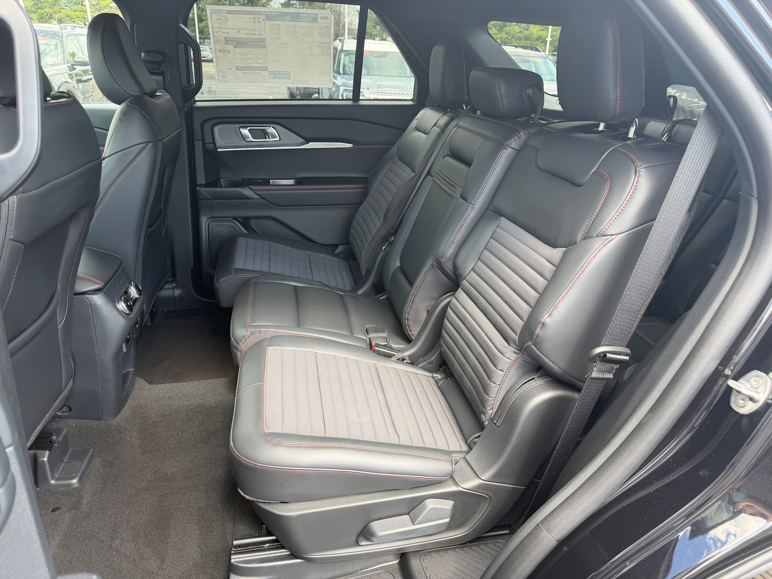 New 2026 Ford Explorer ST-Line w/ ST-Line Street Pack image 17