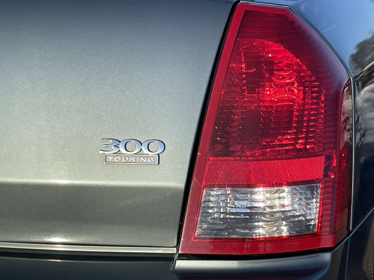 Used 2005 Chrysler 300 Touring image 32