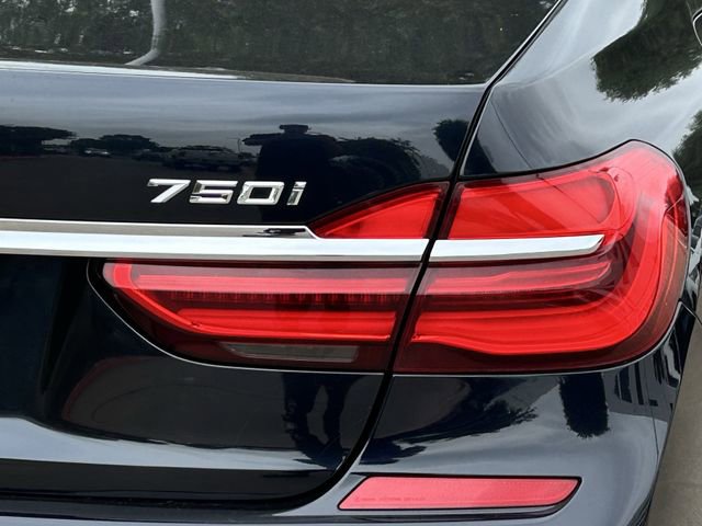 Used 2016 BMW 750i xDrive AWD/4WD image 8